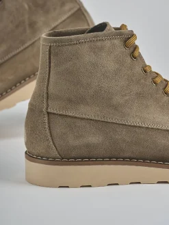 Anfibi camoscio beige