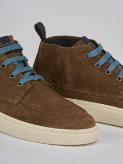 Anfibi camoscio marrone