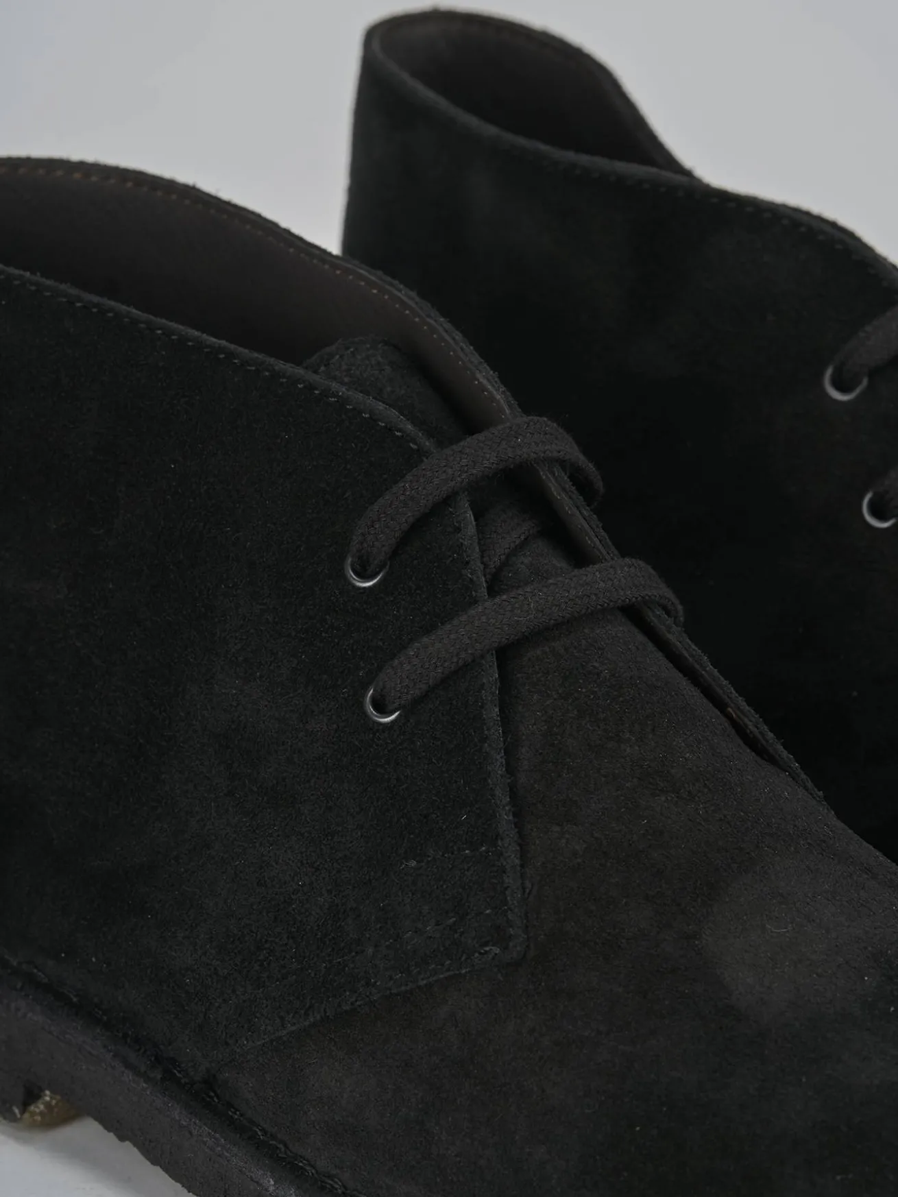 Anfibi camoscio nero