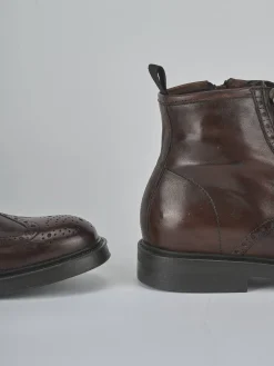 Anfibi pelle marrone