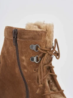 Anfibi tacco 2cm camoscio marrone