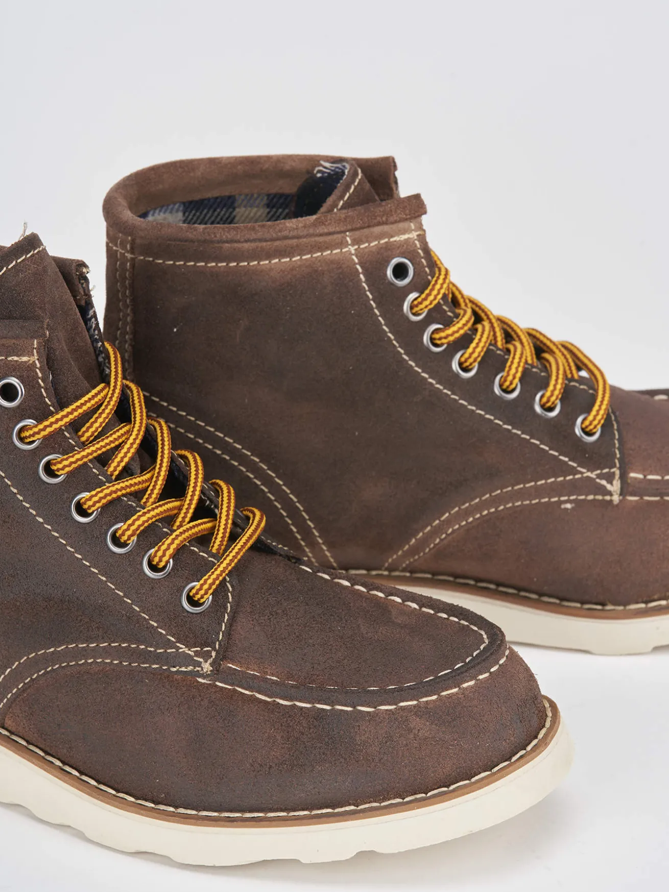 Anfibi tacco 1cm camoscio beige