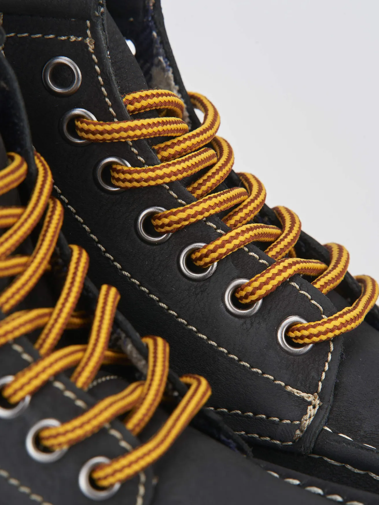 Anfibi tacco 1cm nabuk nero