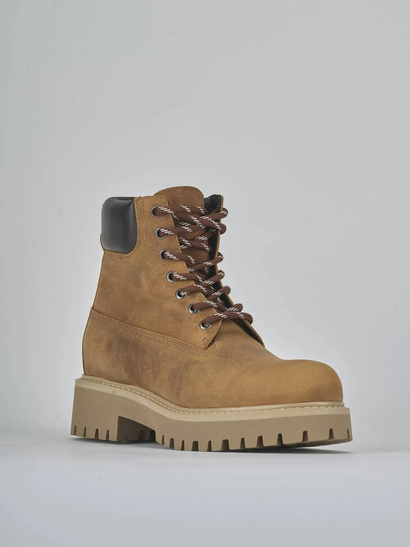 Anfibi tacco 1cm pelle giallo