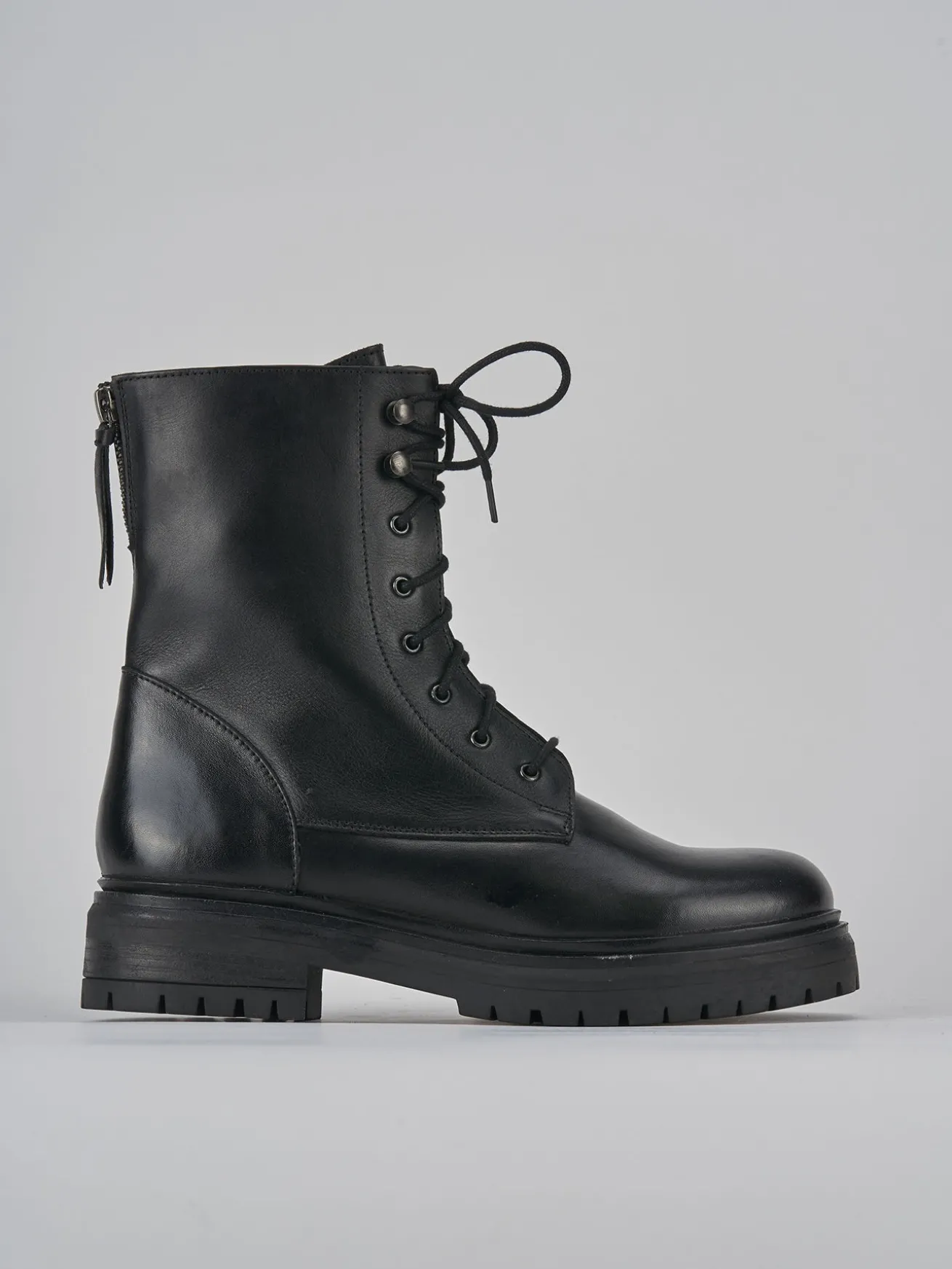 Anfibi tacco 1cm pelle nero