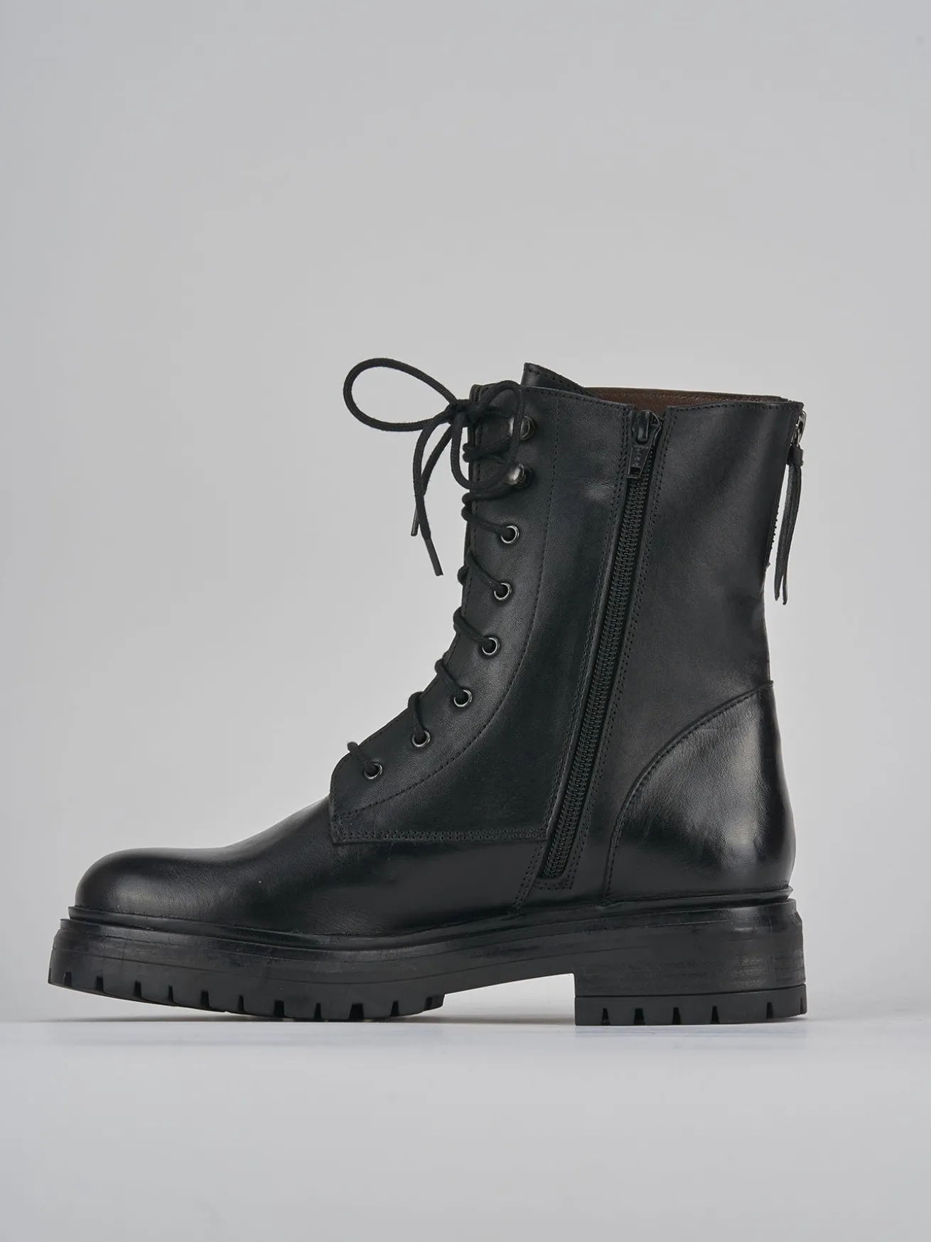 Anfibi tacco 1cm pelle nero