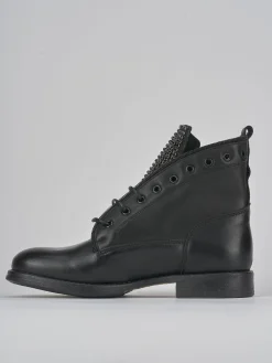 Anfibi tacco 2cm pelle nero