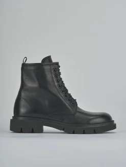 Anfibi tacco 2cm pelle nero