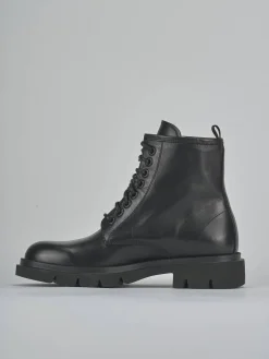 Anfibi tacco 2cm pelle nero