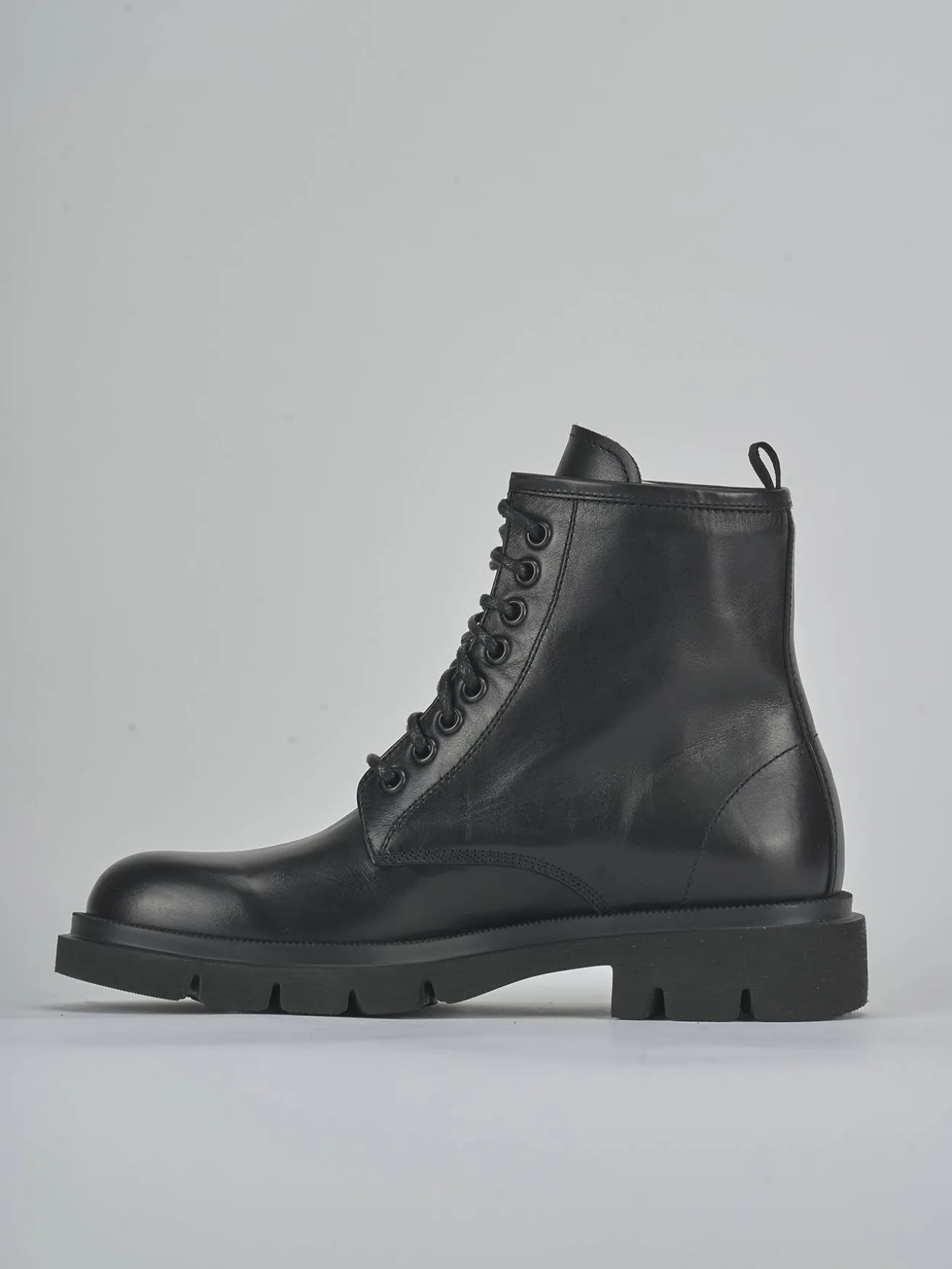 Anfibi tacco 2cm pelle nero