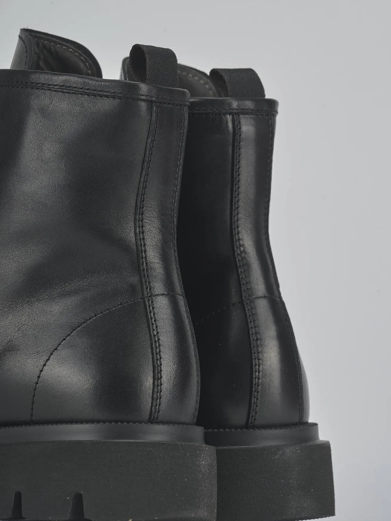 Anfibi tacco 2cm pelle nero