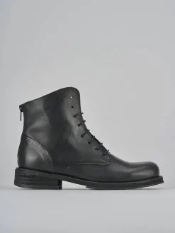 Anfibi tacco 2cm pelle nero