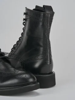 Anfibi tacco 2cm pelle nero