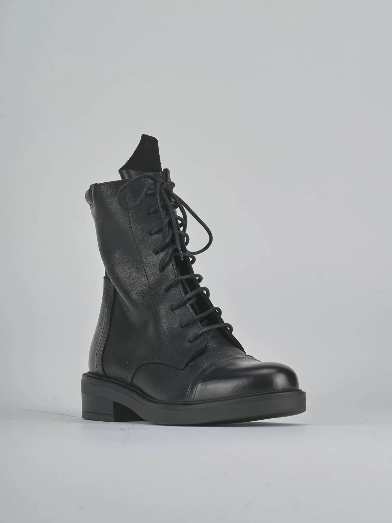 Anfibi tacco 3cm pelle nero