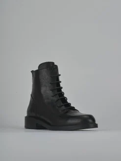 Anfibi tacco 2cm pelle nero