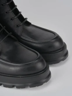 Anfibi tacco 2cm pelle nero