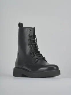 Anfibi tacco 1cm pelle nero