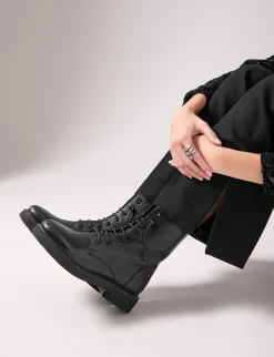 Anfibi tacco 1cm pelle nero