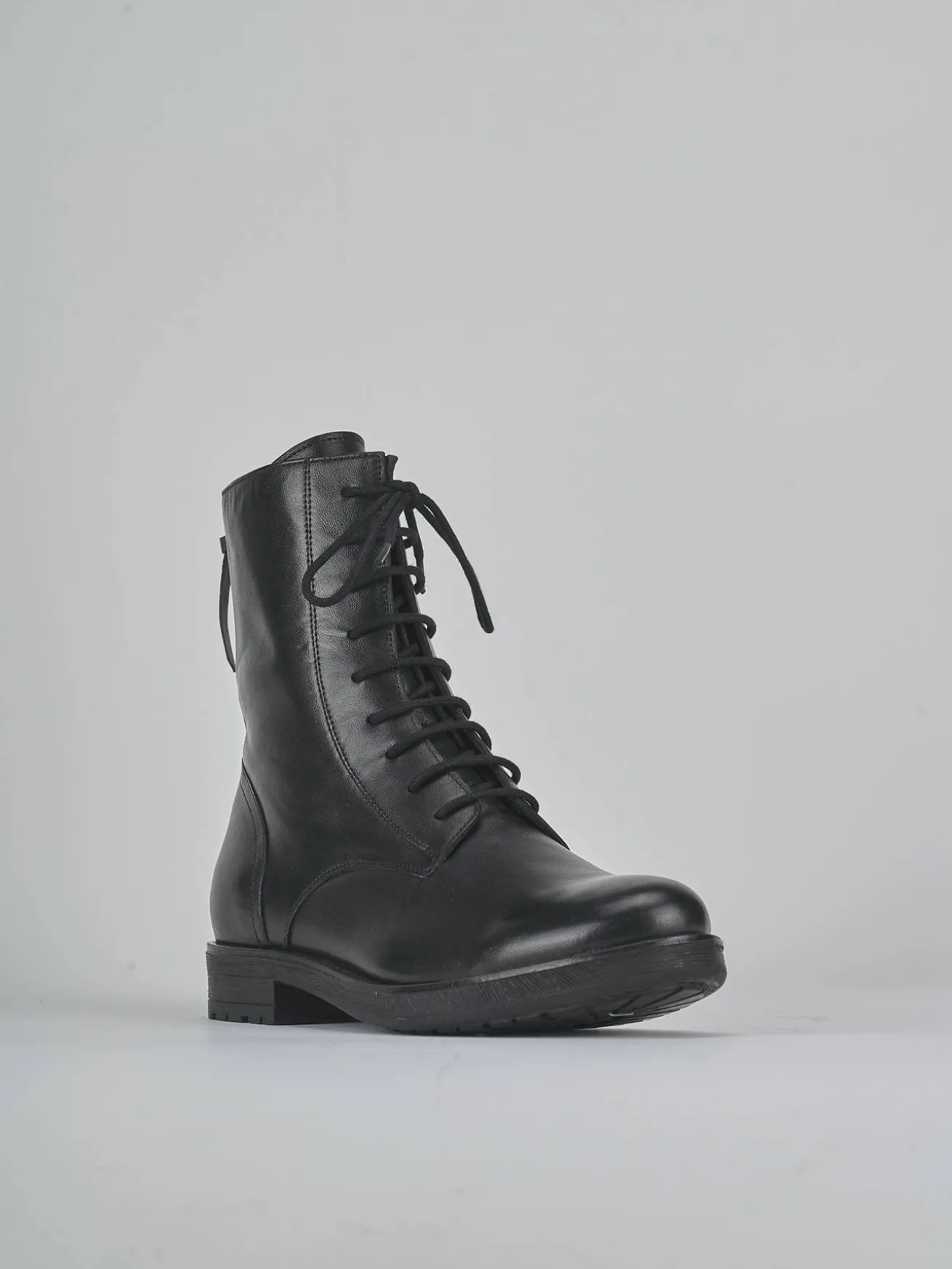 Anfibi tacco 1cm pelle nero