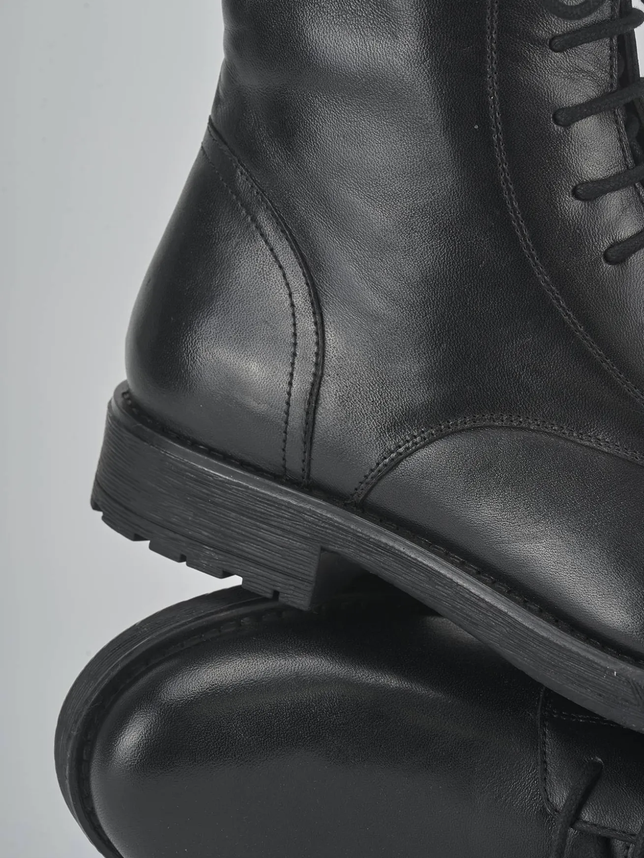 Anfibi tacco 1cm pelle nero