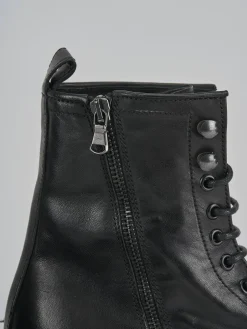 Anfibi tacco 2cm pelle nero