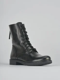 Anfibi tacco 2cm pelle nero