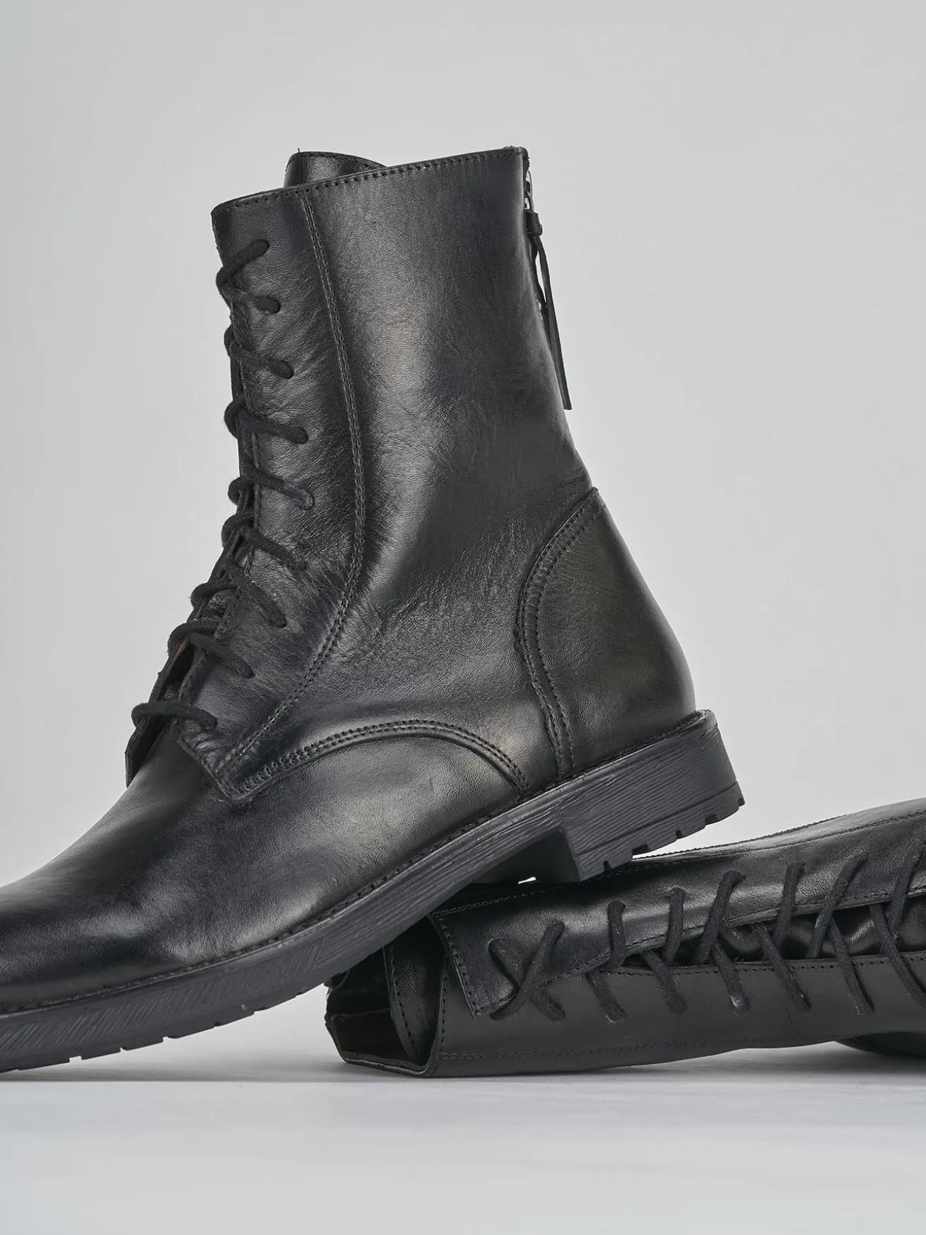 Anfibi tacco 2cm pelle nero