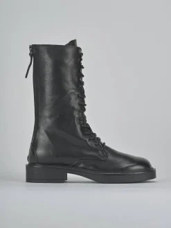 Anfibi tacco 2cm pelle nero