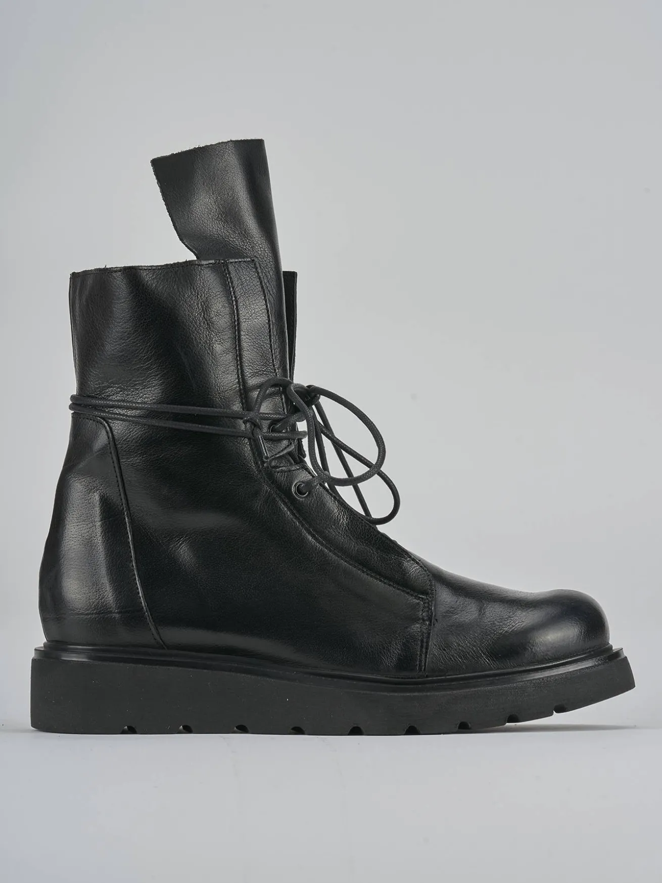 Anfibi tacco 1cm pelle nero