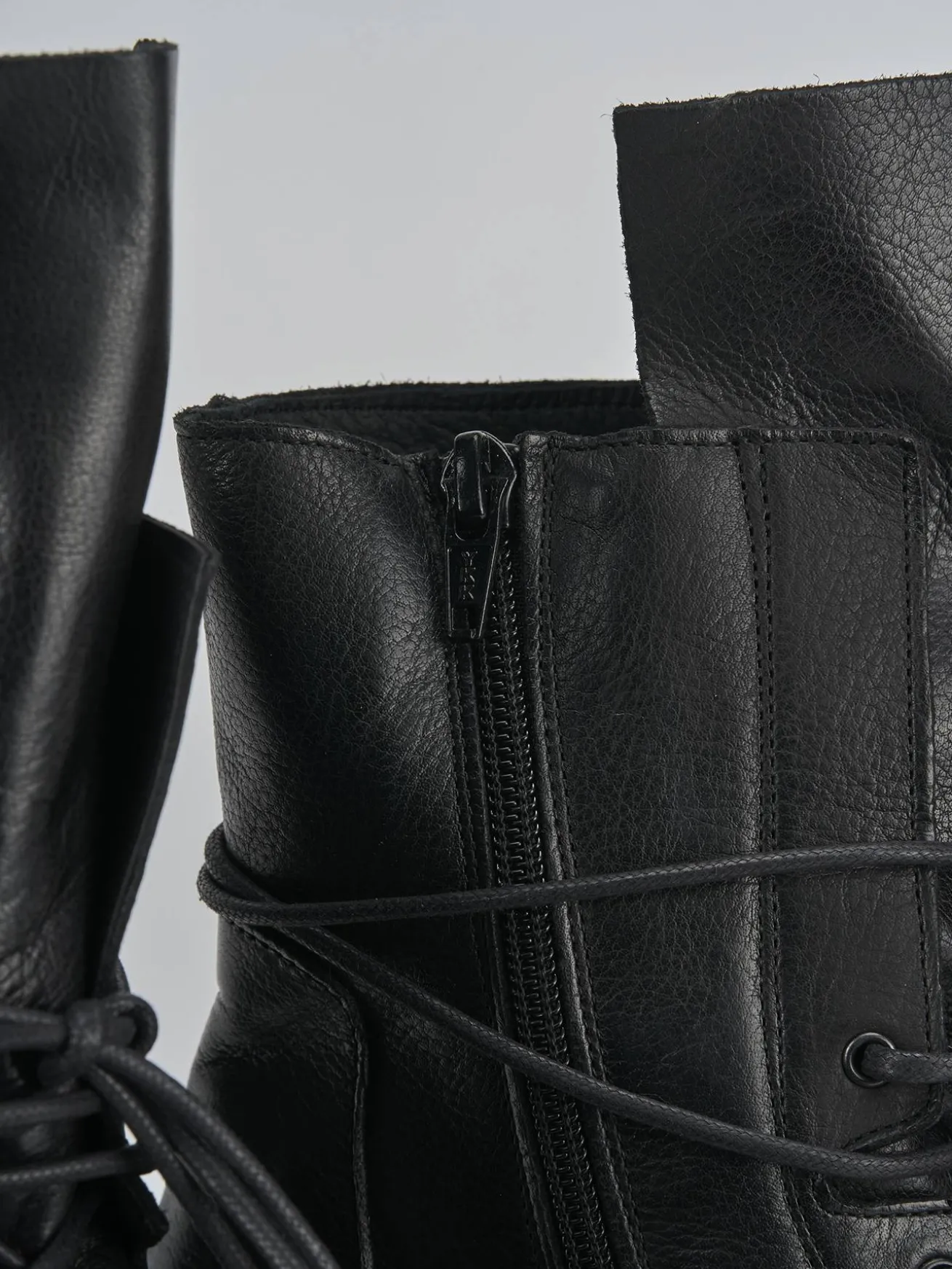 Anfibi tacco 1cm pelle nero