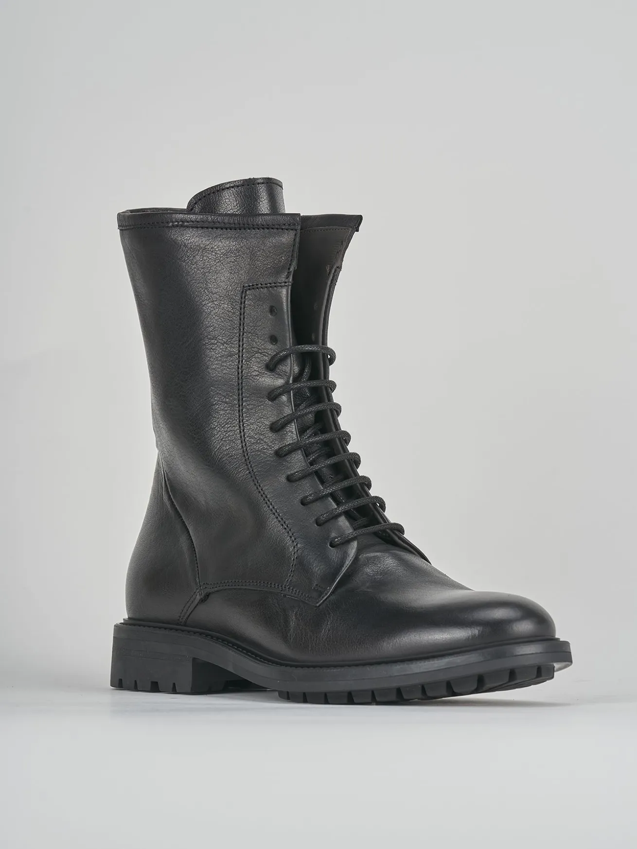 Anfibi tacco 2cm pelle nero