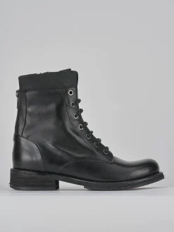 Anfibi tacco 2cm pelle nero