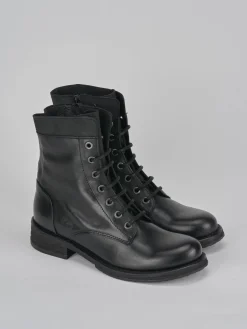 Anfibi tacco 2cm pelle nero