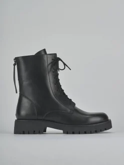 Anfibi tacco 2cm pelle nero