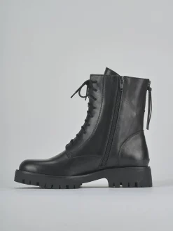 Anfibi tacco 2cm pelle nero