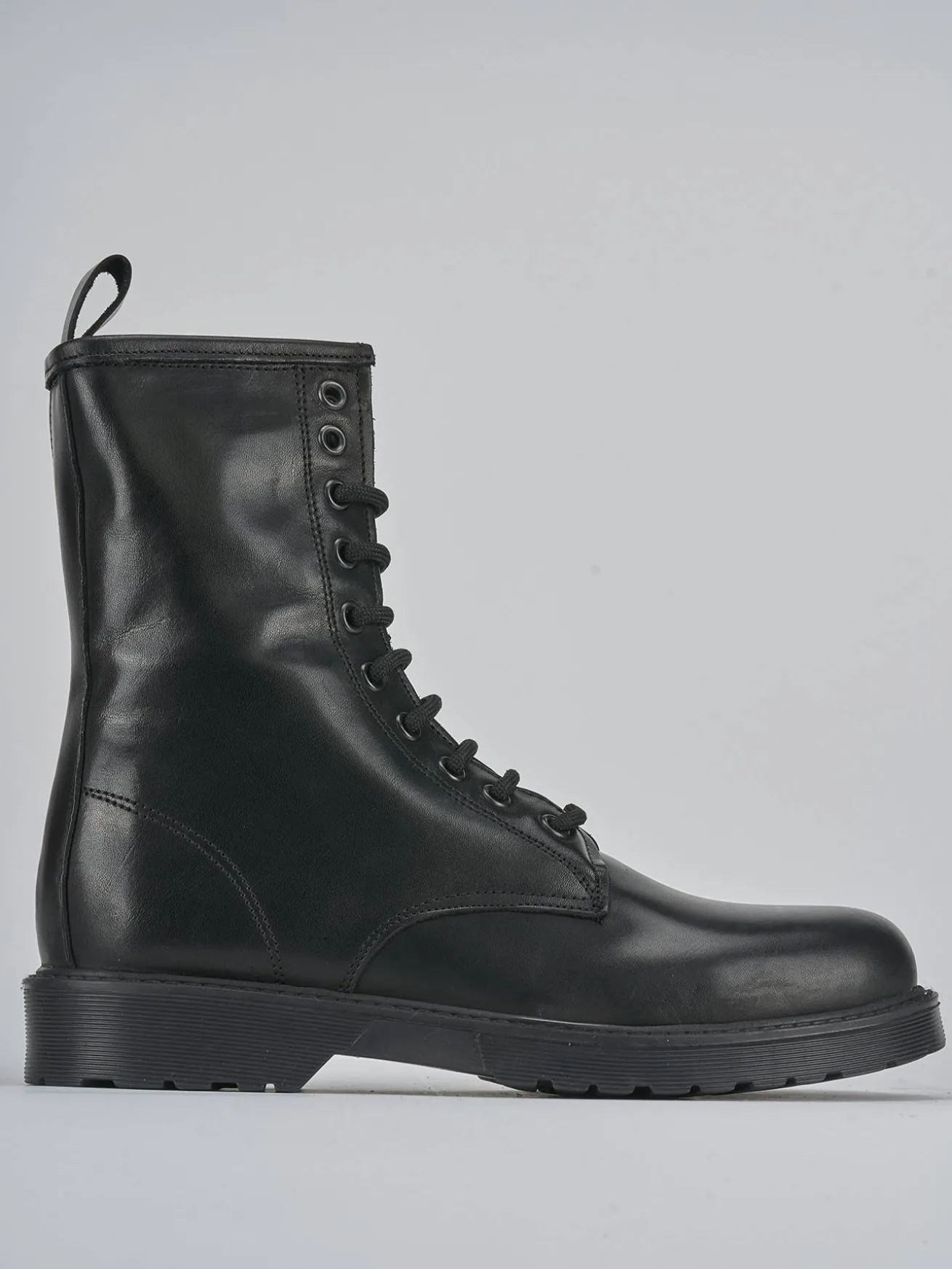 Anfibi tacco 2cm pelle nero