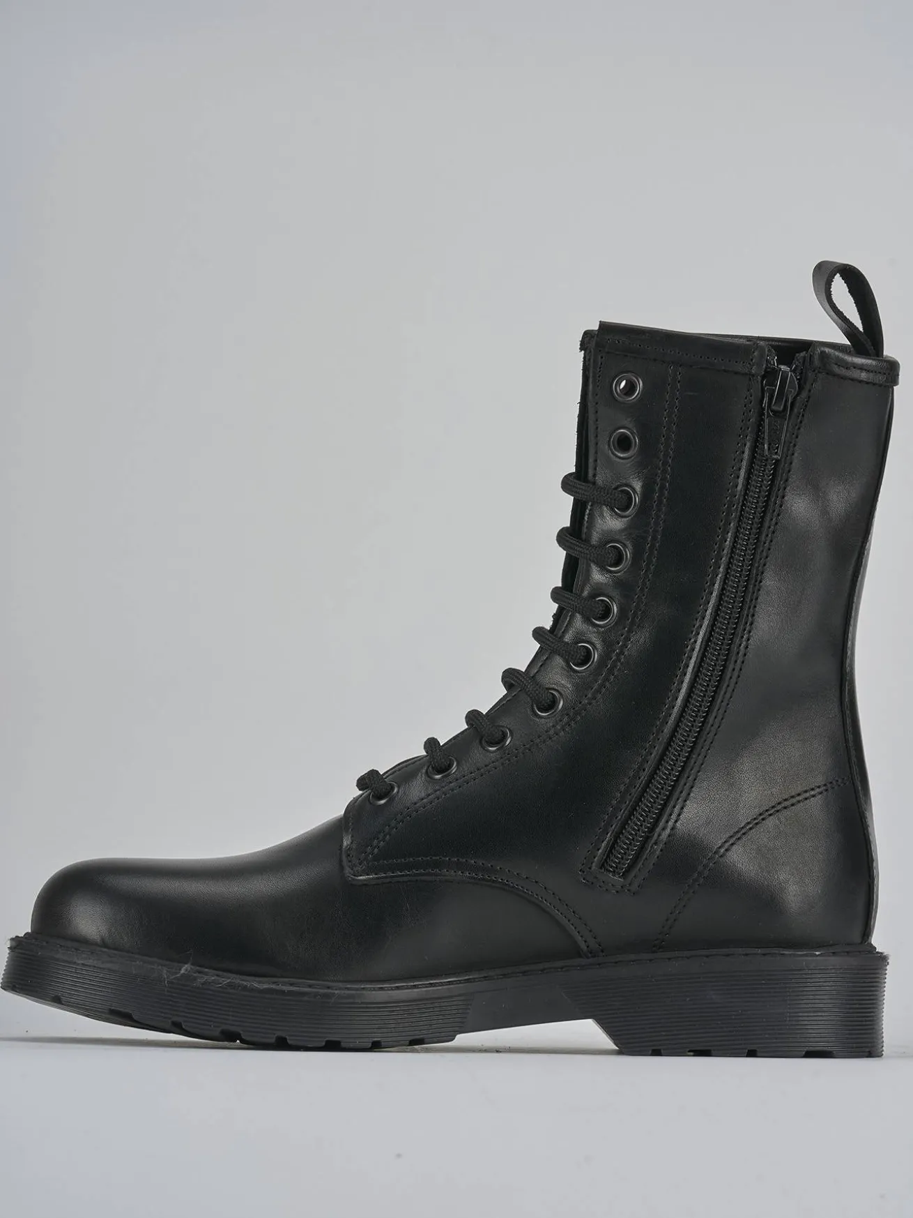 Anfibi tacco 2cm pelle nero