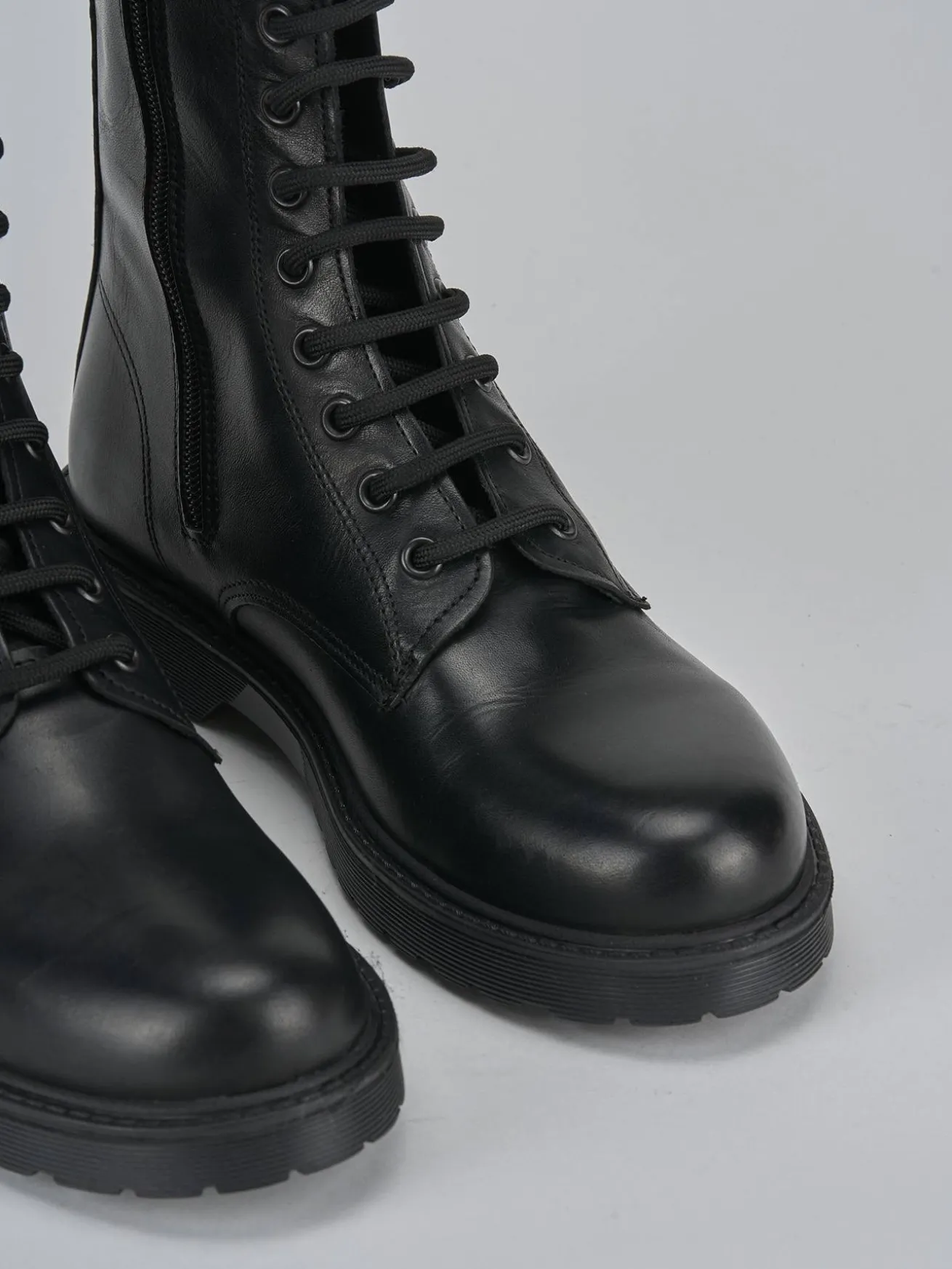 Anfibi tacco 2cm pelle nero