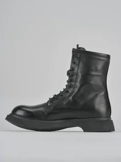 Anfibi tacco 2cm pelle nero