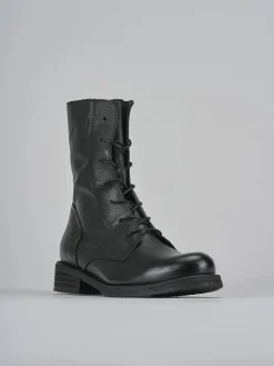 Anfibi tacco 2cm pelle nero