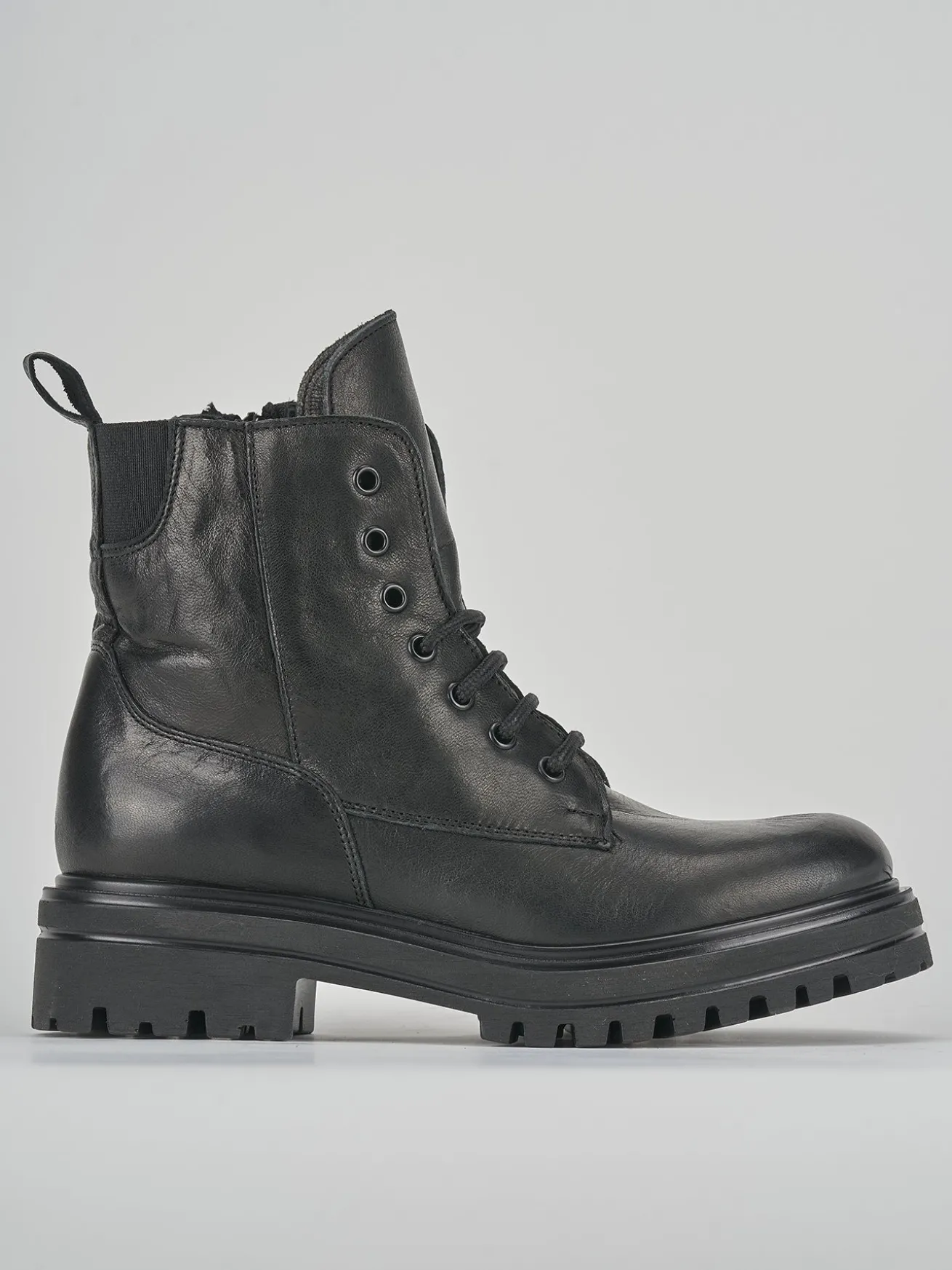 Anfibi tacco 1cm pelle nero