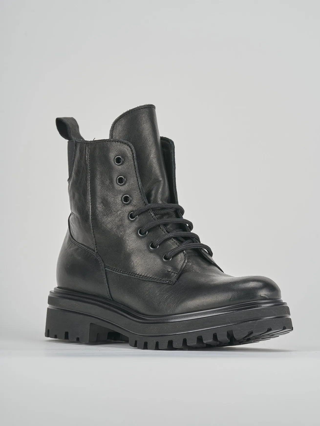 Anfibi tacco 1cm pelle nero