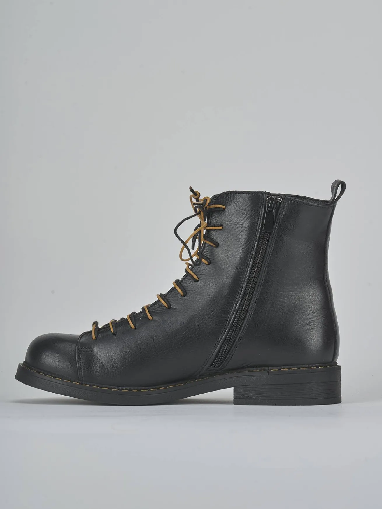 Anfibi tacco 1cm pelle nero