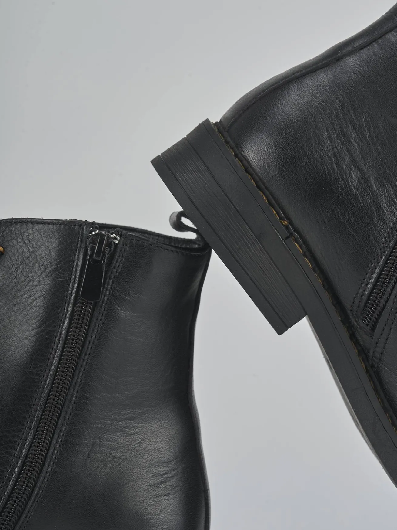 Anfibi tacco 1cm pelle nero