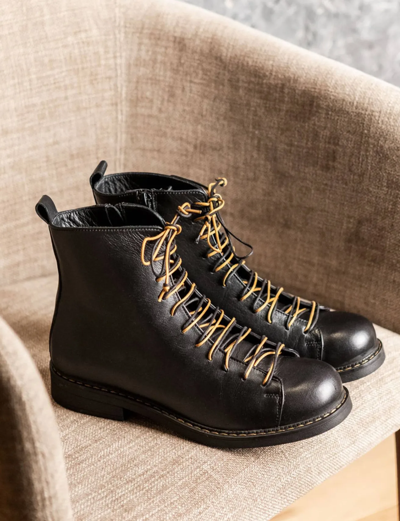 Anfibi tacco 1cm pelle nero