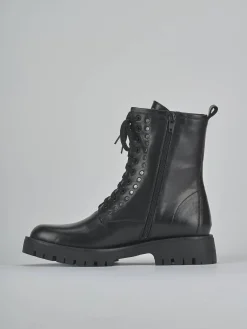 Anfibi tacco 2cm pelle nero