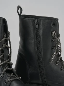 Anfibi tacco 2cm pelle nero