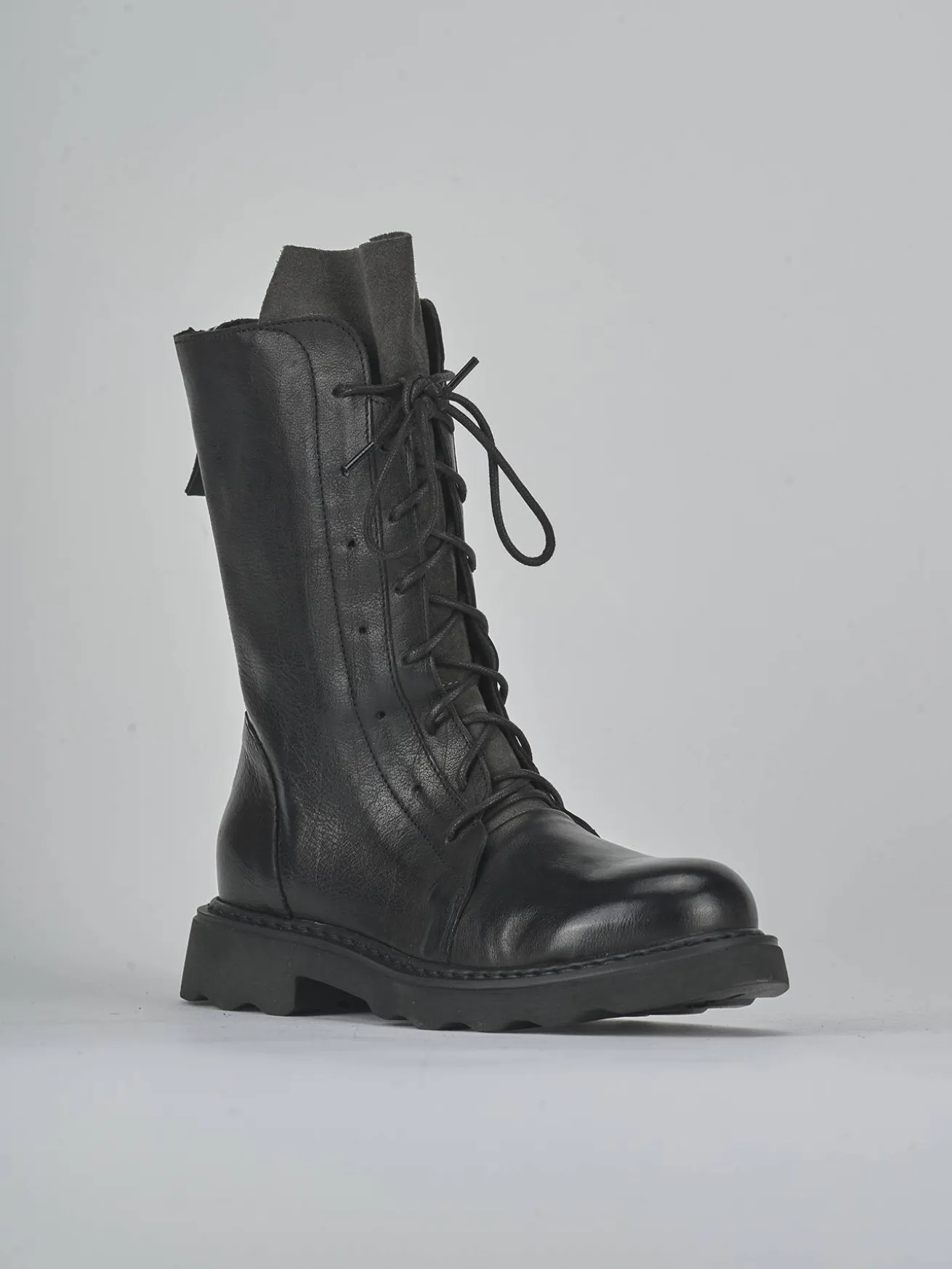 Anfibi tacco 2cm pelle nero