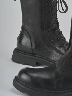 Anfibi tacco 2cm pelle nero