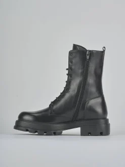 Anfibi tacco 2cm pelle nero